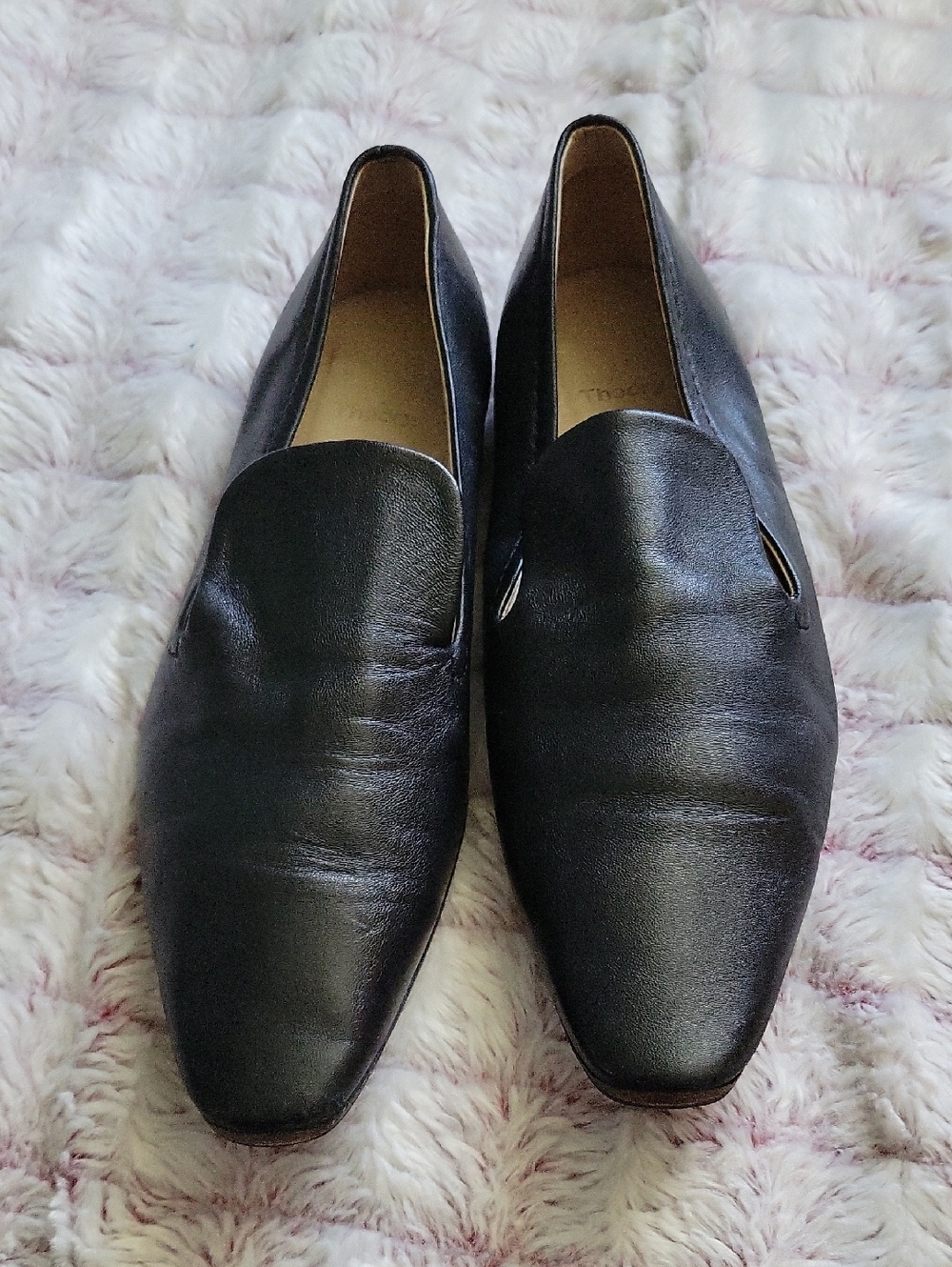 Theory Black Leather Loafers Square Toe Minimalist Quiet Luxury Flats 37.5 = 7.5